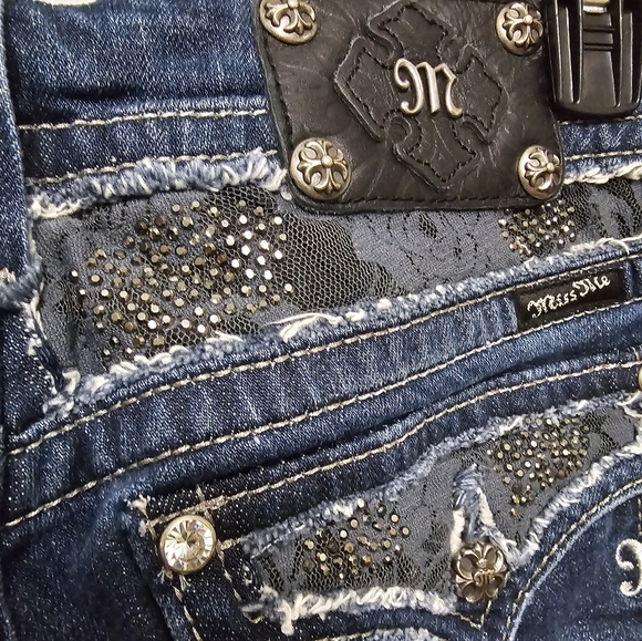Miss Me Boot Embellished Black Rose Lace & Rhinestone Detail Edgy Jeans - Picture 12 of 16